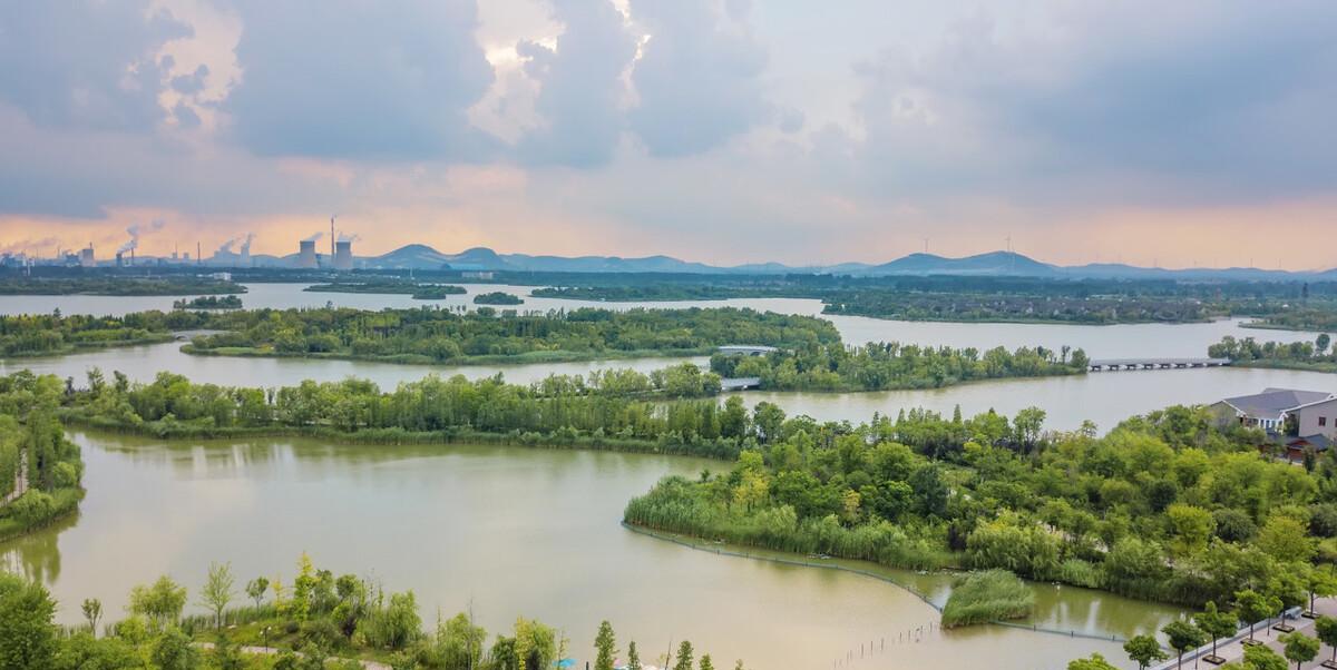 潘安湖湿地公园这个湖就是潘安湖,位于徐州市贾汪区西南部,近些年成为