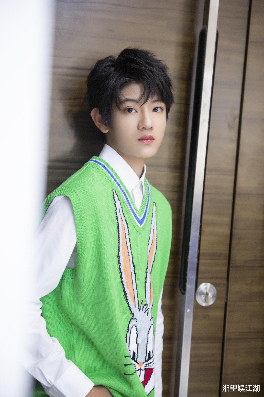 乐华旗下未成年偶像张铭浩被曝聊天记录,信息量大到粉丝纷纷_网友