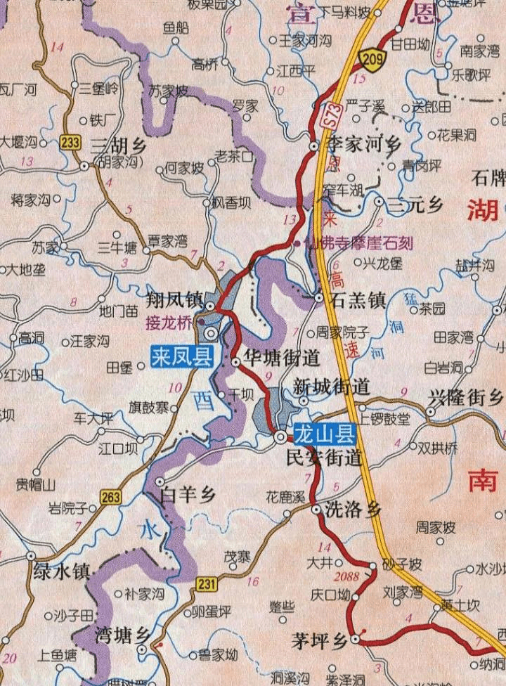 湖北来凤县与湖南龙山县隔着酉水,两地亲如一家,都是好地方