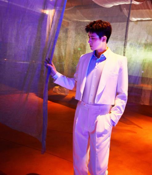 任豪公开道歉后,恋情事件未能尘埃落定,粉丝仍不"放过"女方?