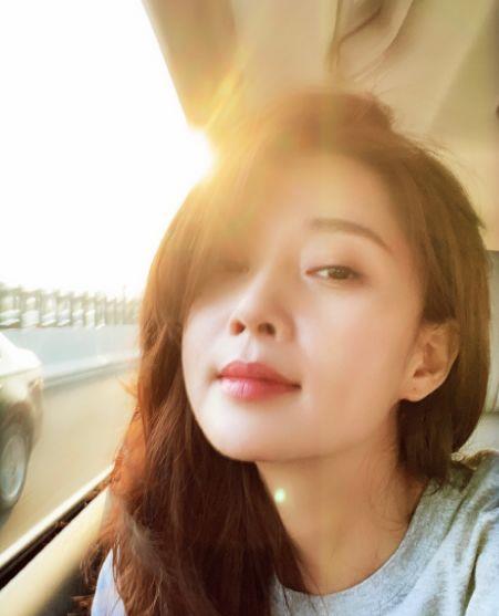 41岁殷桃晒素颜健身照!