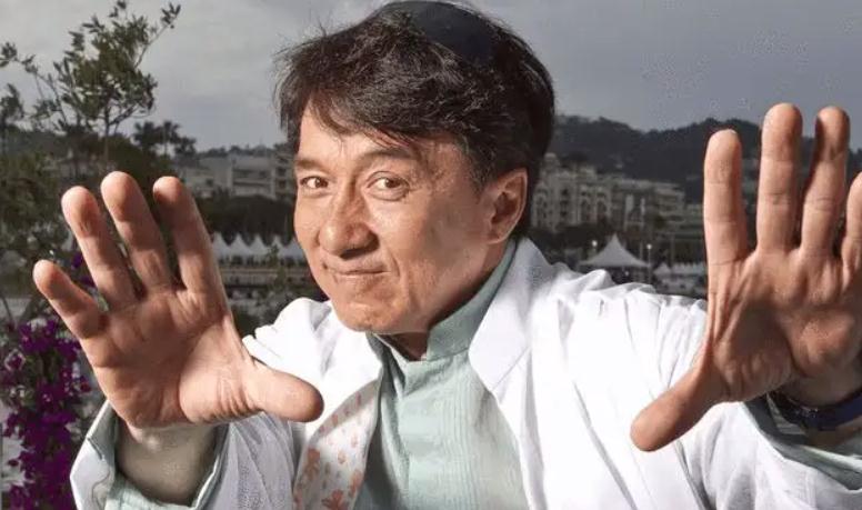 而后来的《a计划》,《龙腾虎跃》,《警察故事》,《警察故事续集》