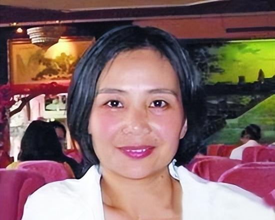 北大才女插足两段婚姻,害得顾城家破人亡,多年后却说是被强迫的_李英