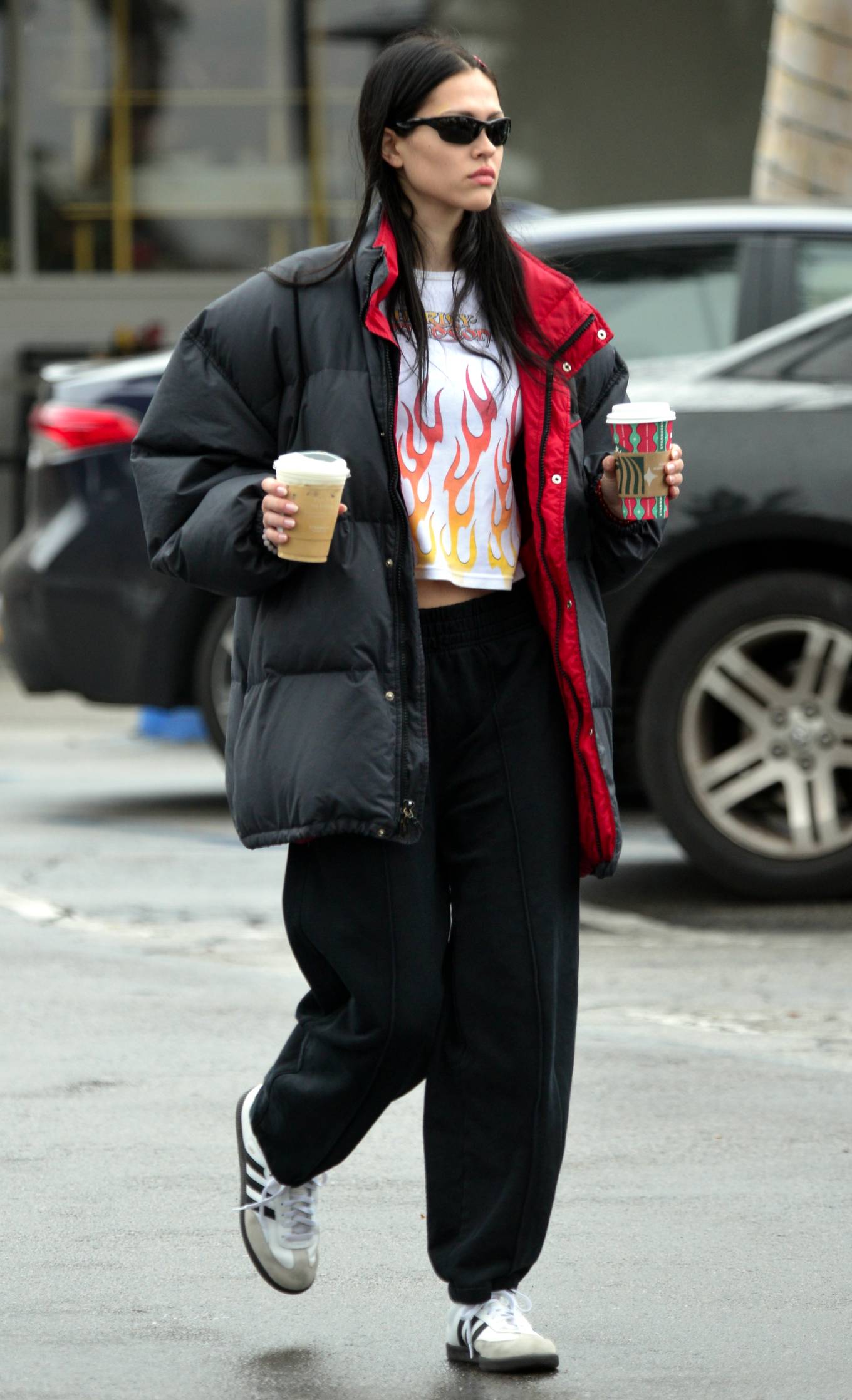 (kylie jenner)在阿斯彭街头美国女星克莉丝汀·奎因(christine quinn