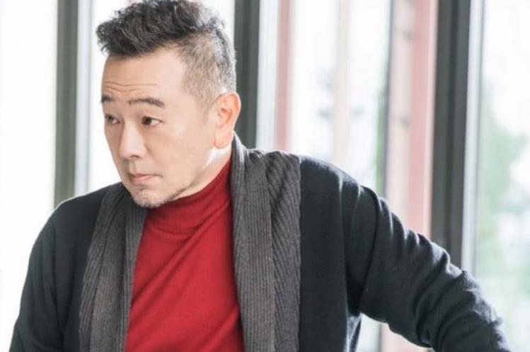 这8位男演员,天生富贵脸,如今成"爸爸专业户",演不了穷人!