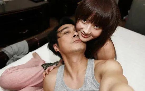 60岁的"千面影帝"吴镇宇不仅"火气很大",过往爱情同样精彩_李婉华
