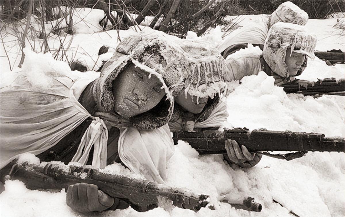 北极熊团团长倒下,伍千里却不许弟弟补枪,事实证明他做的对_抗日战争