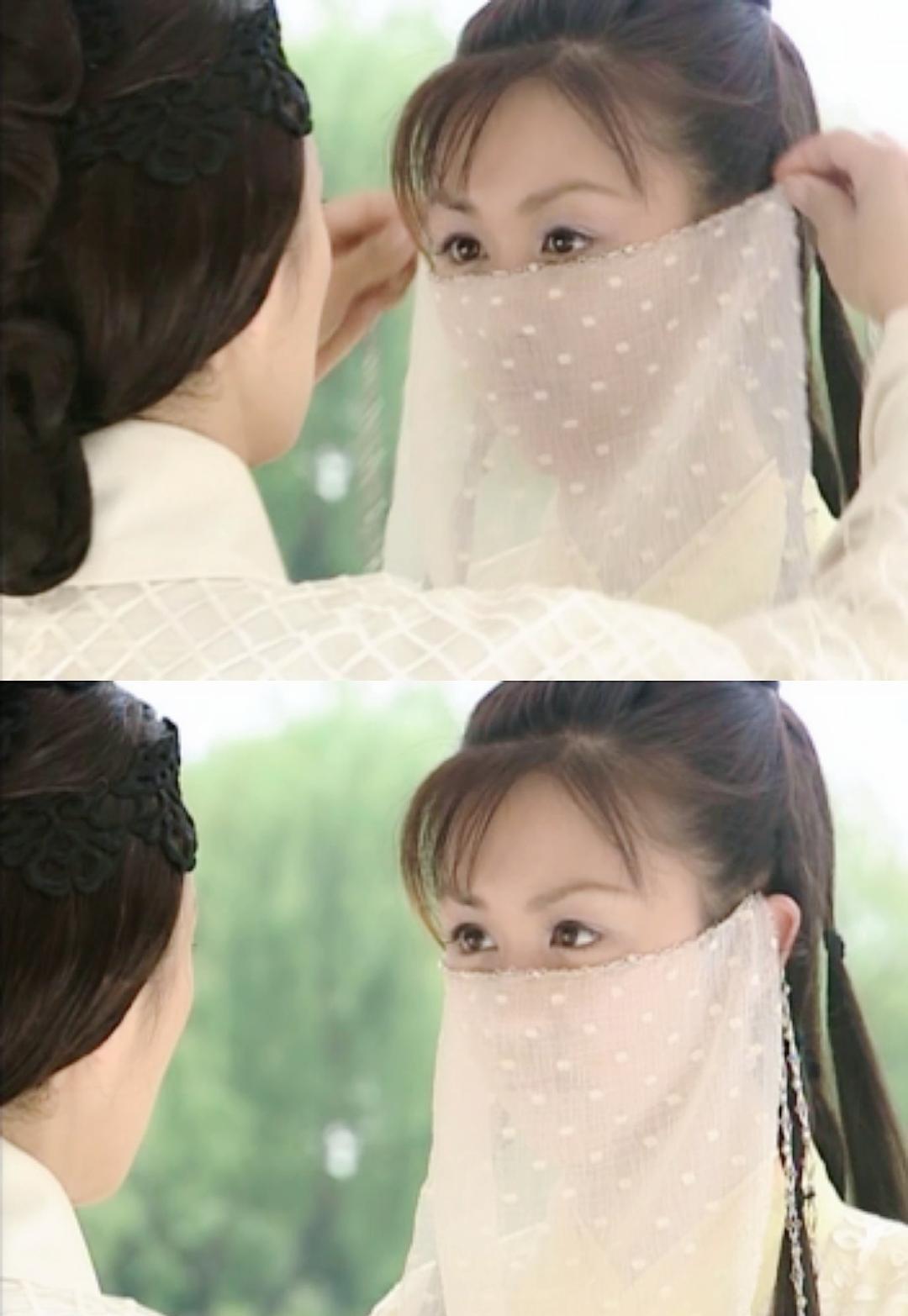 很多人熟悉唐宁,可能就是从师妃暄这个不食人间烟火的角色开始的,绝世