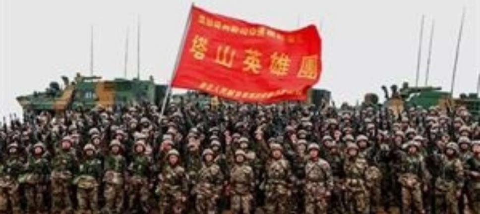 全军挂像英模李向群:家富不忘报国,矢志不渝为民,20岁牺牲_部队_大堤