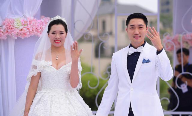 和主教练孔令辉有关啊_李晓霞_助理教练_退役