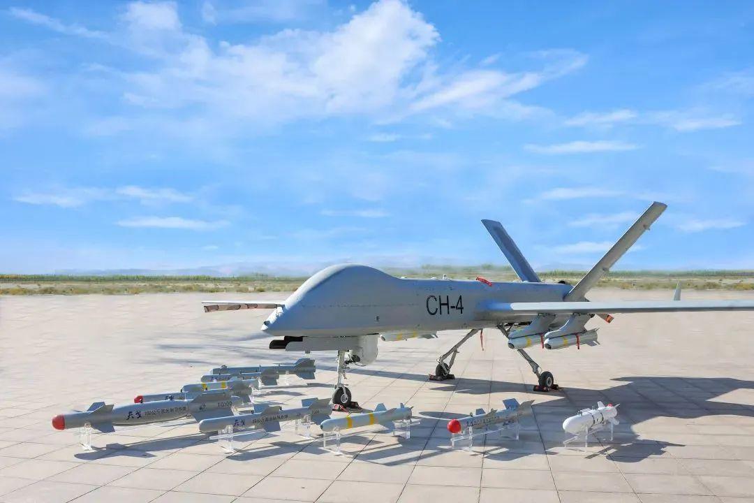 中国装备志——彩虹-4型察打一体无人机_制导炸弹_任务_距离