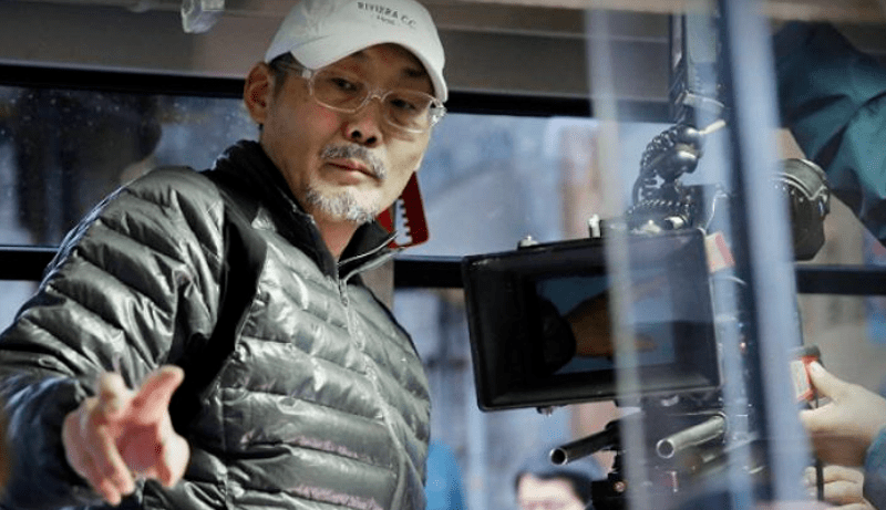 《竹》的摄制组中担任场记,其代表作有《川岛芳子》《日光峡谷》