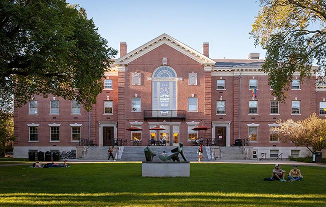 美国留学院校丨八所常春藤盟校之一:布朗大学_要求_成绩单_专业