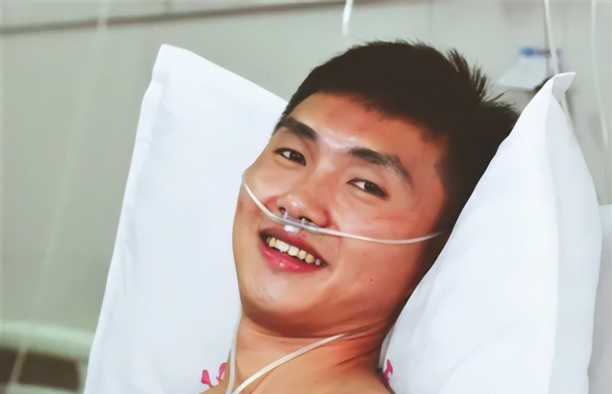 原本的尹文杰或许会留在部队里考个军官然后继续升职,但2017年的一场