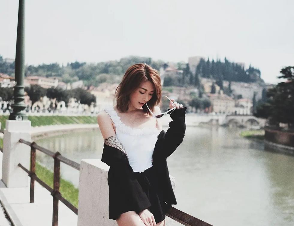 "臭名昭著"的连诗雅:我选择的路,我必须继续"跪"_陈冠希_父母_思雅