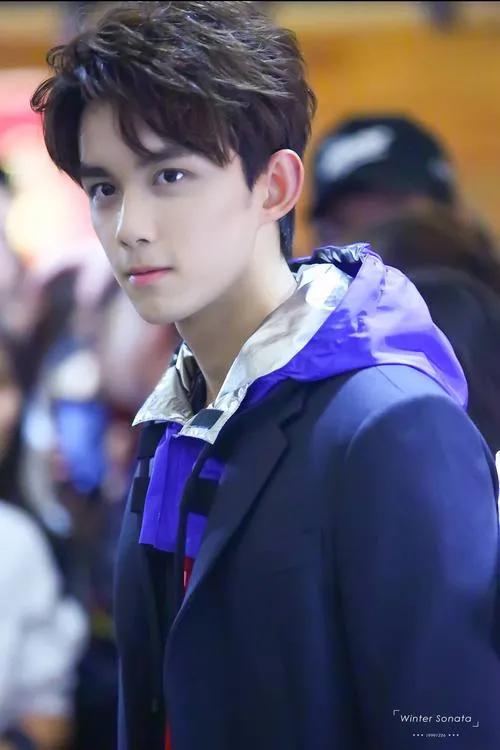 期待吴磊和周雨彤主演的恋爱题材电视剧《爱情而已》_时尚_男孩_年龄