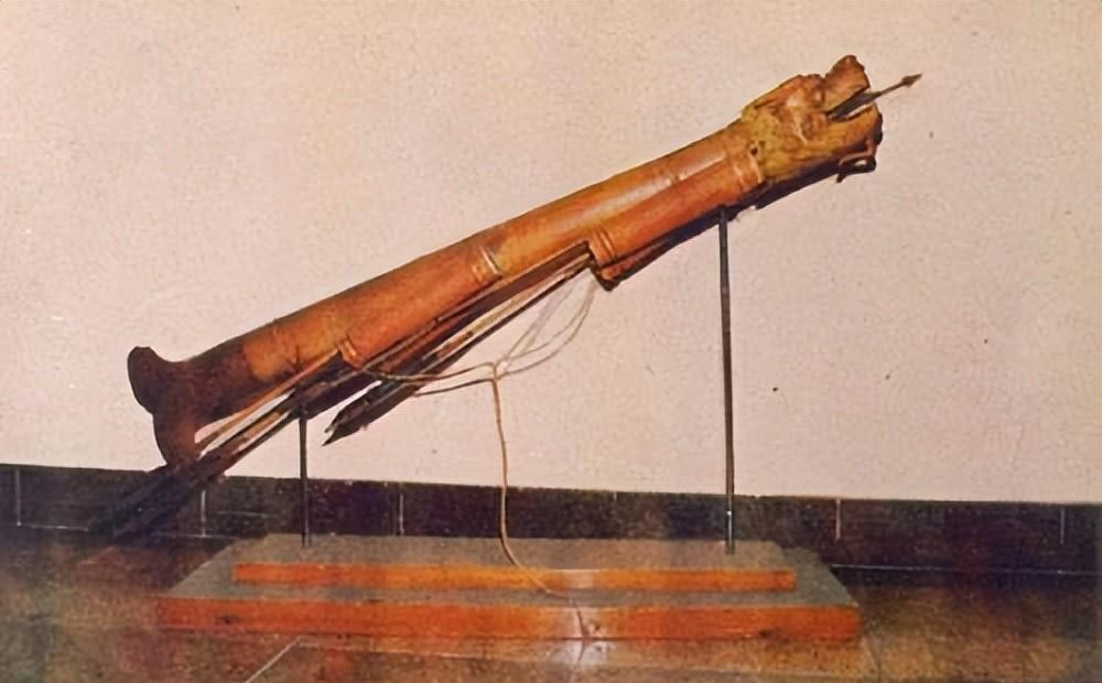 明朝奇人万户:自己研究火箭,绑了47个飞行器,成功将自己送上天_火器