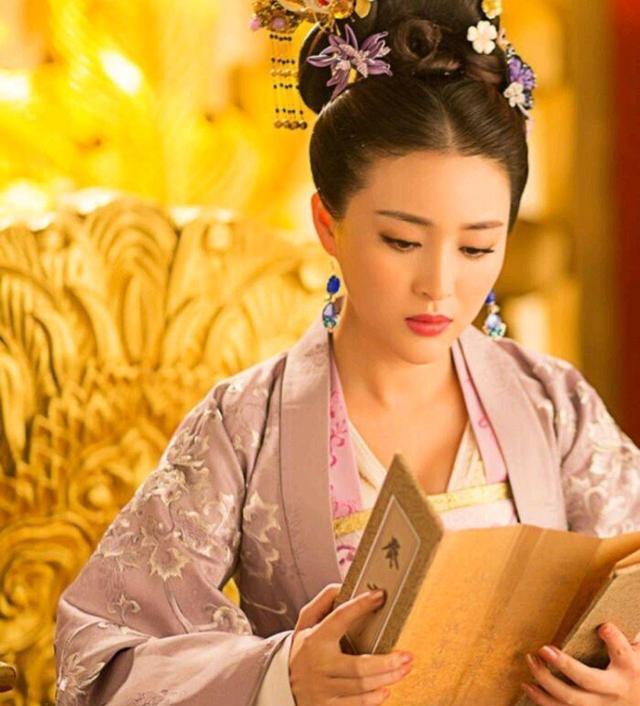 二婚嫁皇帝偷换儿子,差点成为第二个武则天,刘娥活出自己的底气_赵恒