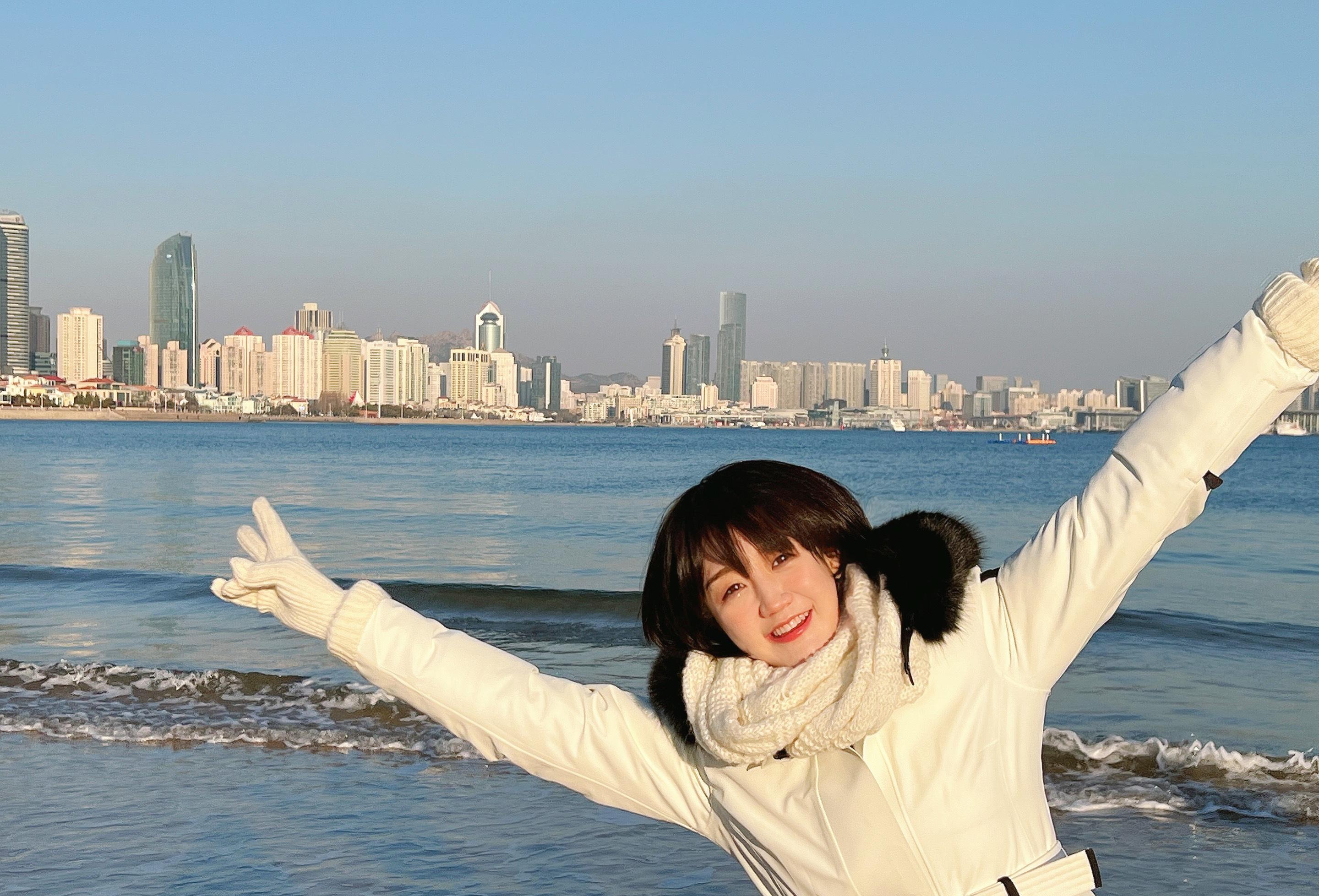 孙颖莎再现犀利短发,陈梦家乡看海手提2大塑料袋归队_国乒_赛季_梦姐