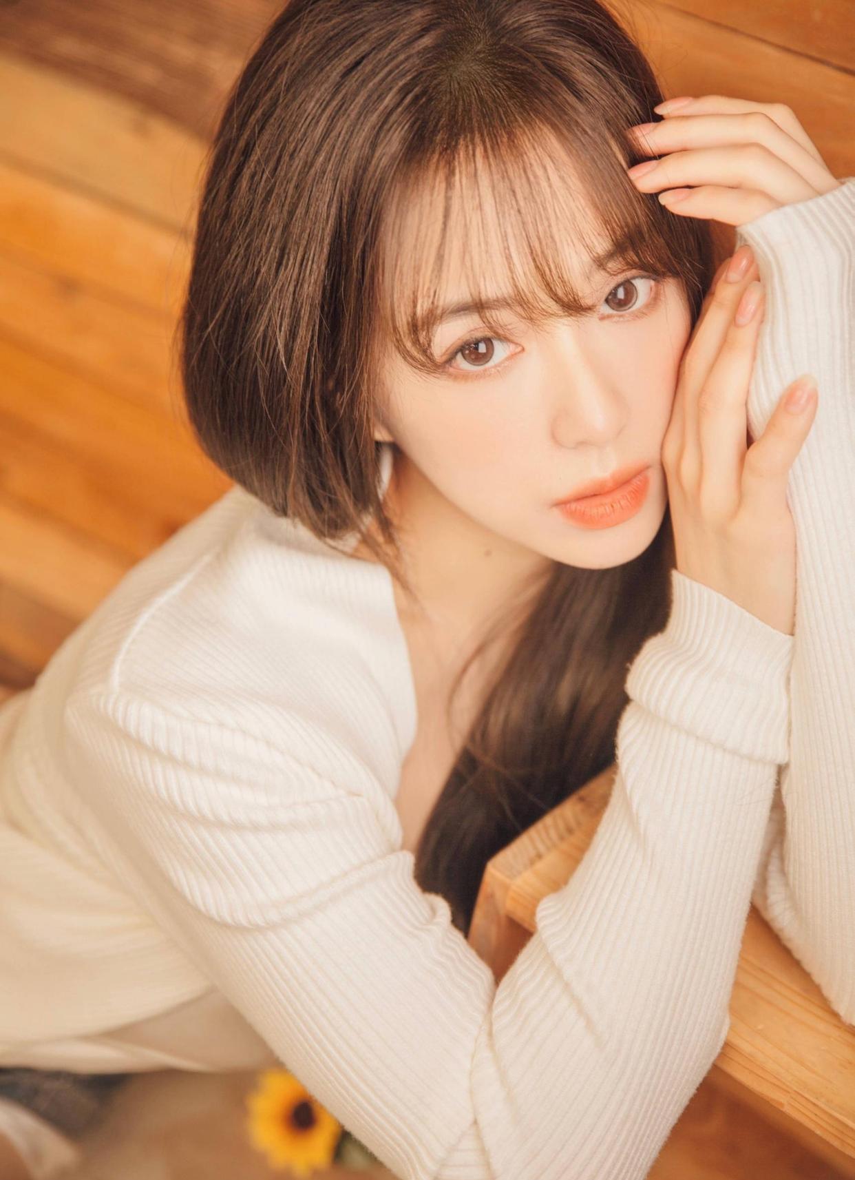 温文尔雅又娴静迷人毛唯嘉