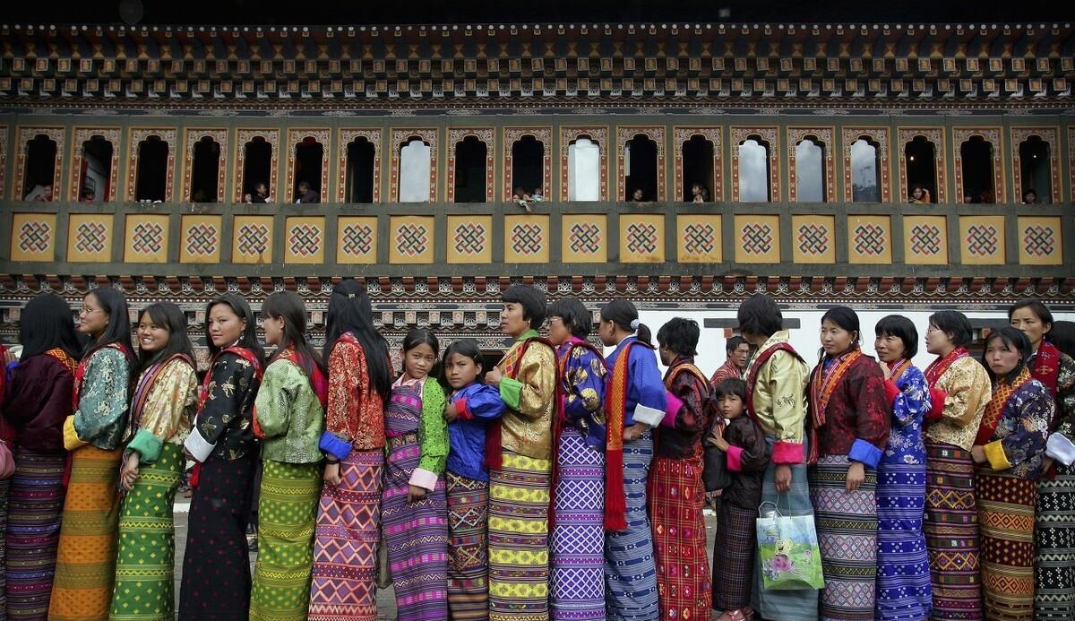 穷国不丹,不建交不开放,干辣椒当菜,凭啥最幸福还是全球最佳?