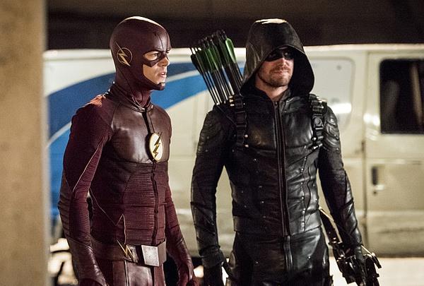 dc英雄世界的联动_传奇_故事_观众