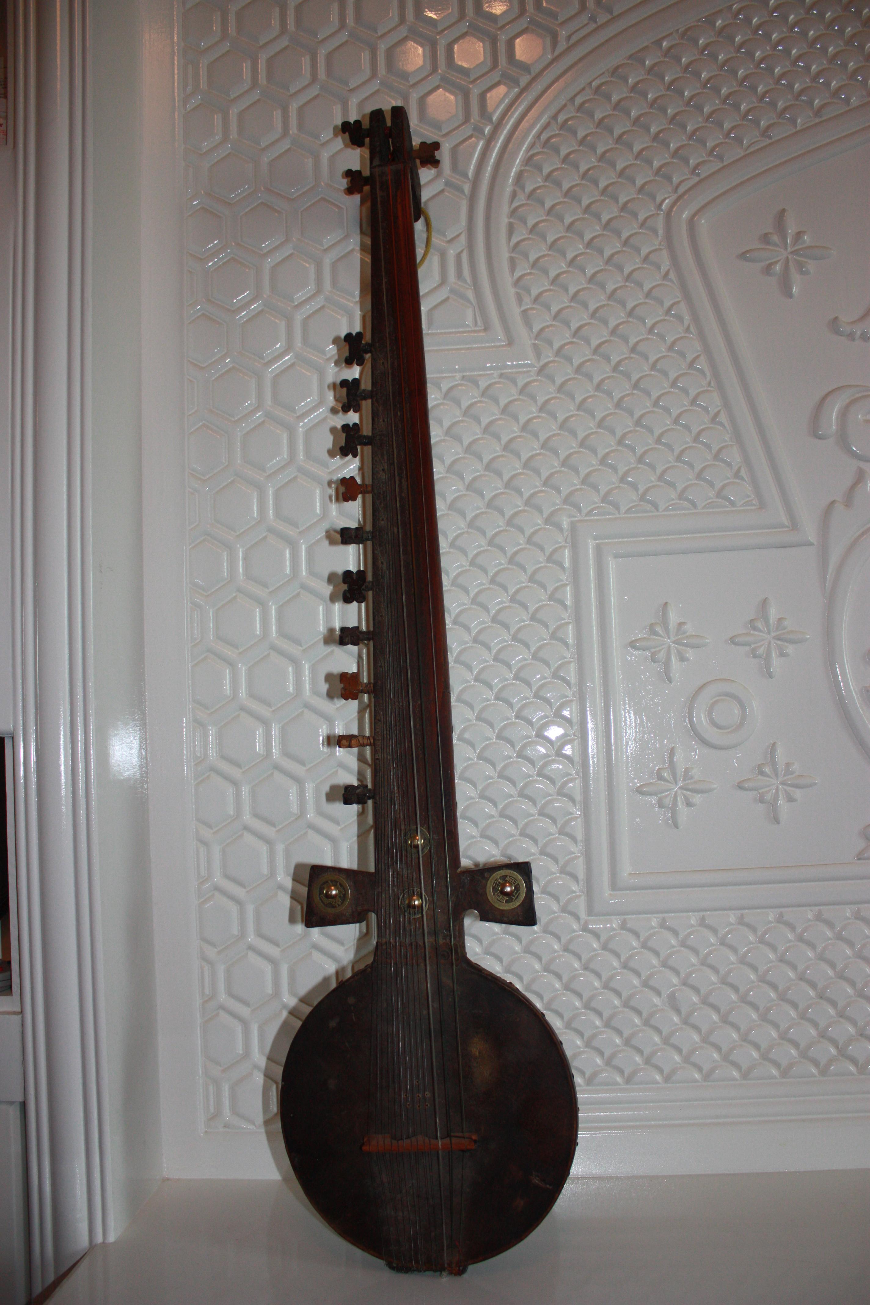 新疆阿瓦提县150年的热瓦甫,见证刀郎文化的传承历史_热瓦普_乐器