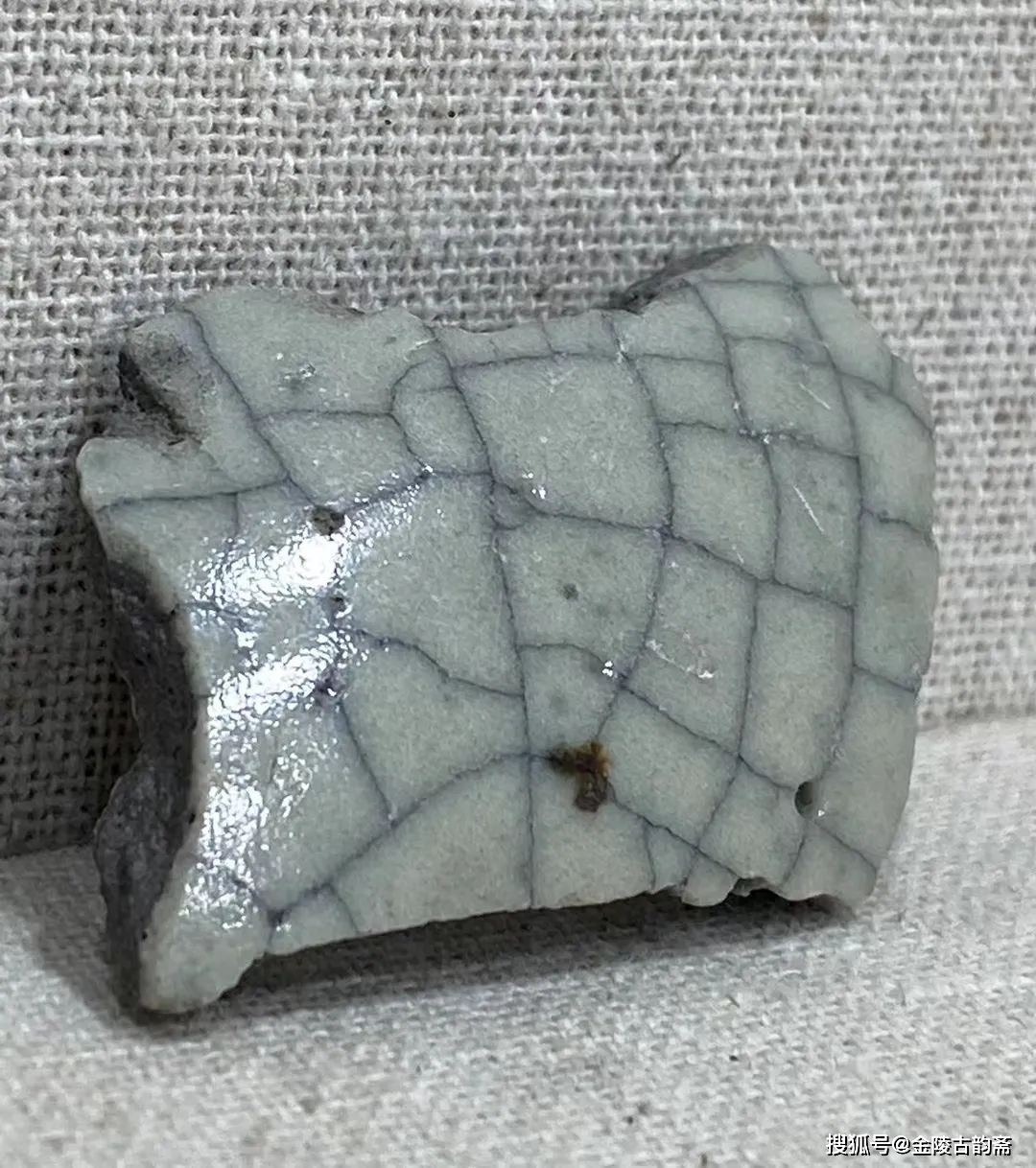 杭州出土南宋官窑瓷片鉴赏_文章_馆藏_瓷器