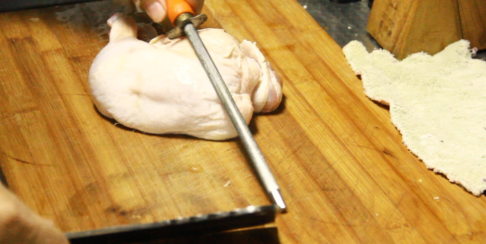 赶紧磨磨刀醒醒神,这一磨刀霍霍,那必定会带来血雨腥风,不是杀鸡就是