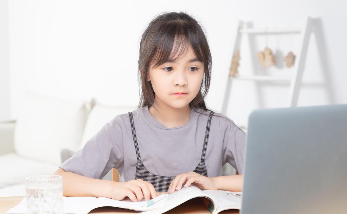 《生门》纪录片:曾宪春为了生一个男孩,子宫像"蜂窝"一样_女孩_儿子