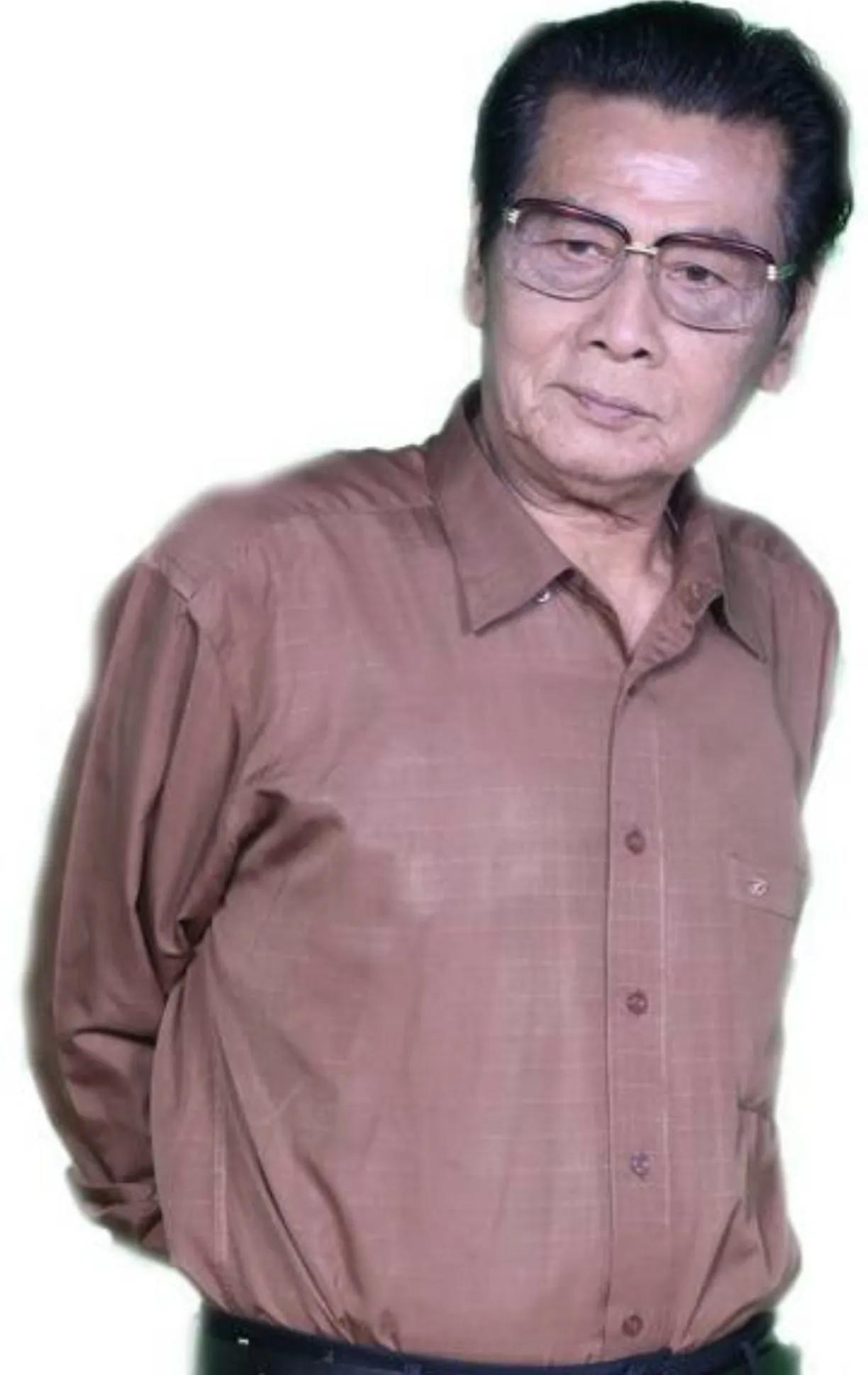 86岁黄俊英仍坚持为大家安排表演新年秀,后继乏人实属无奈