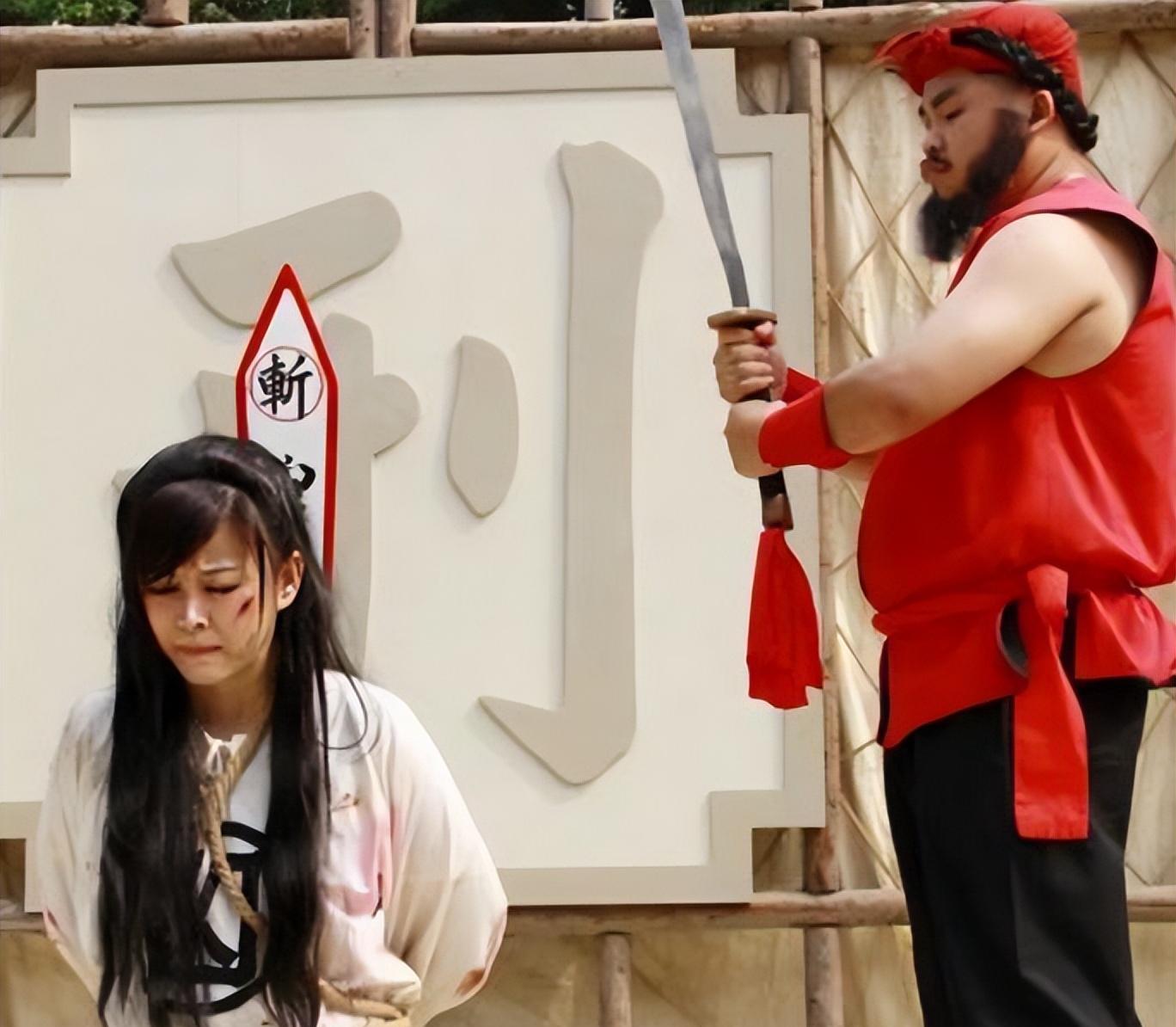 古代犯人被砍头时,为何十分听话自觉的跪下?