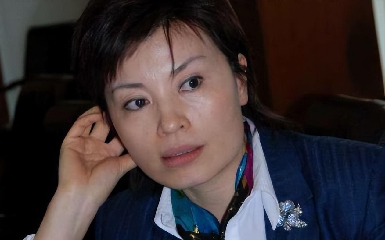 主持人李瑞英:26岁结婚,工作28年零失误,对儿子有愧疚也有欣慰_张宇燕