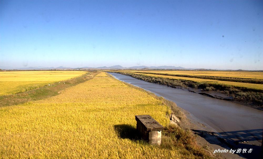 实拍朝鲜农村的河流,清澈见底没有污染,绿水青山令人心旷神怡_乡村