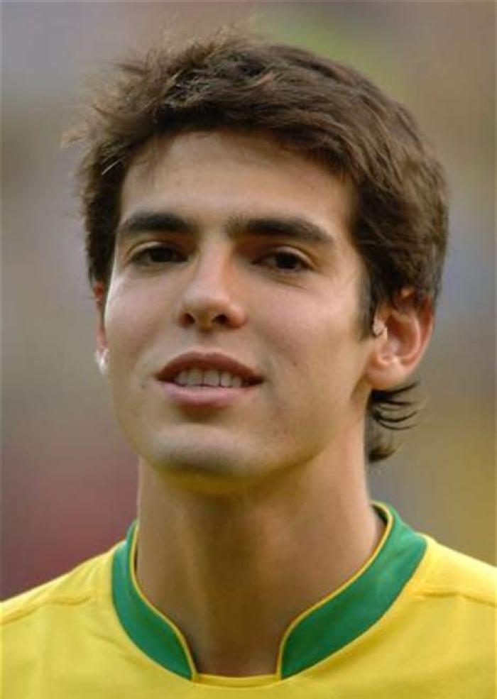卡卡的精彩表现,让他同年就被评选为巴西联赛中的最佳球员