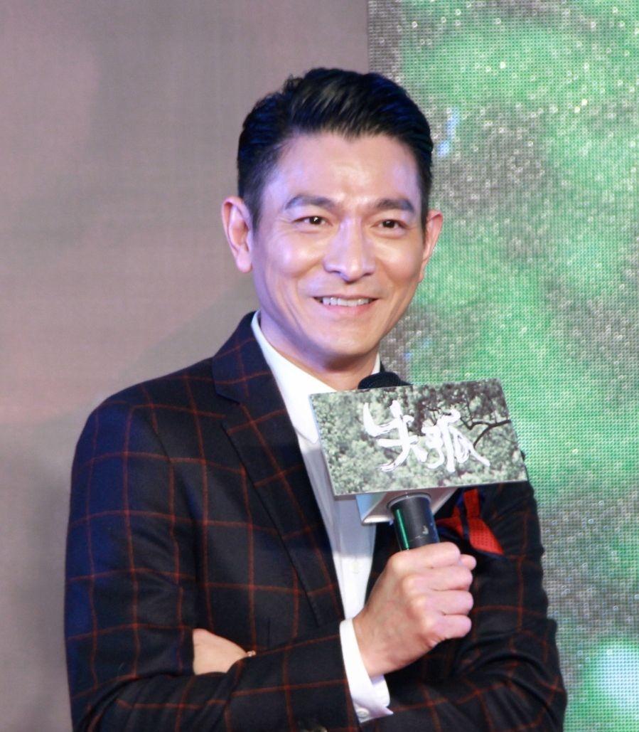 敖艳红:6岁喜欢上刘德华,为其守身如玉29年,34岁想改头换面_海报_男人