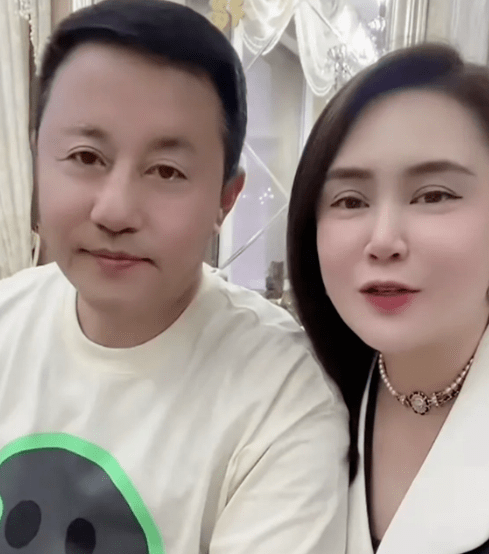 李福李福这个角色是谢大脚的丈夫,但他好吃懒做不误正事,就连生活作风