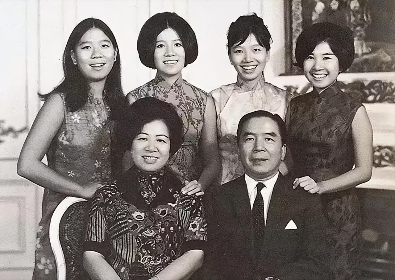 没想到,却遭到父亲包兆龙的反对.