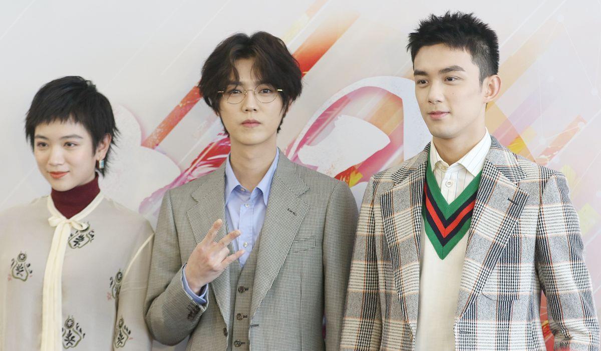 鹿晗搭档吴磊演兄弟,吴磊搭档关晓彤演情侣,三石弟弟太难了_什刹海