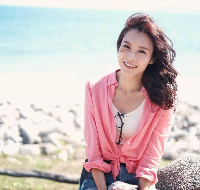 tvb视后李佳芯放假独居不见男友与以往形影不离两极化_事业_工作_单位