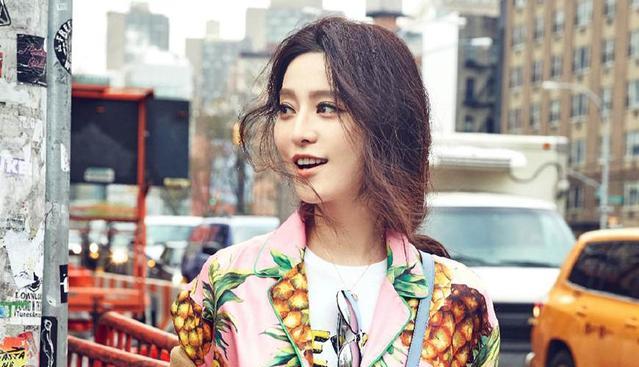 邓超被拍,一个回应的手势笑哭网友,江疏影范冰冰也曾这么皮_镜头_baby