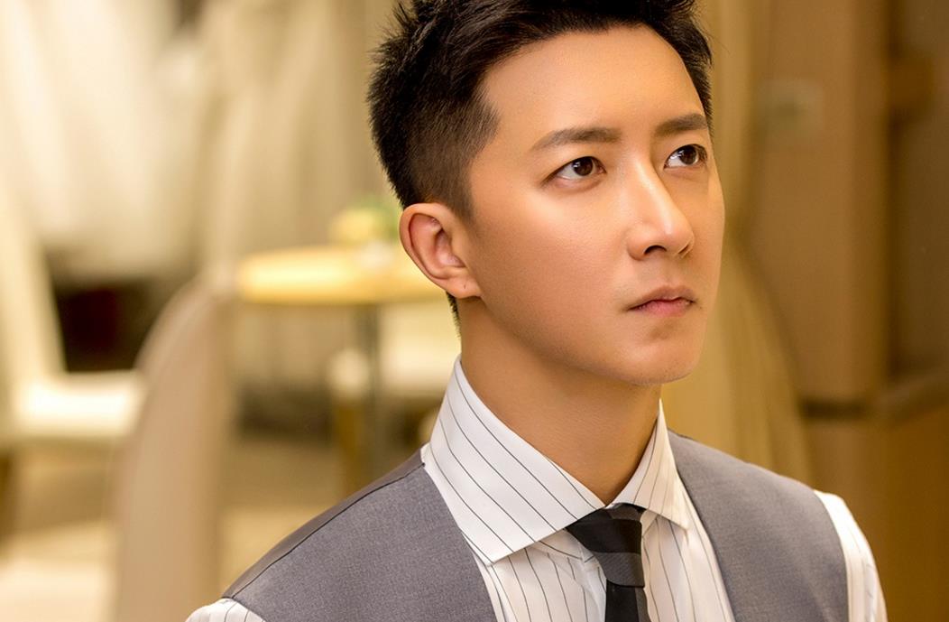 韩庚携卢靖姗现身商业活动,将太太介绍给李冰冰,细节满满_鹿晗_中国