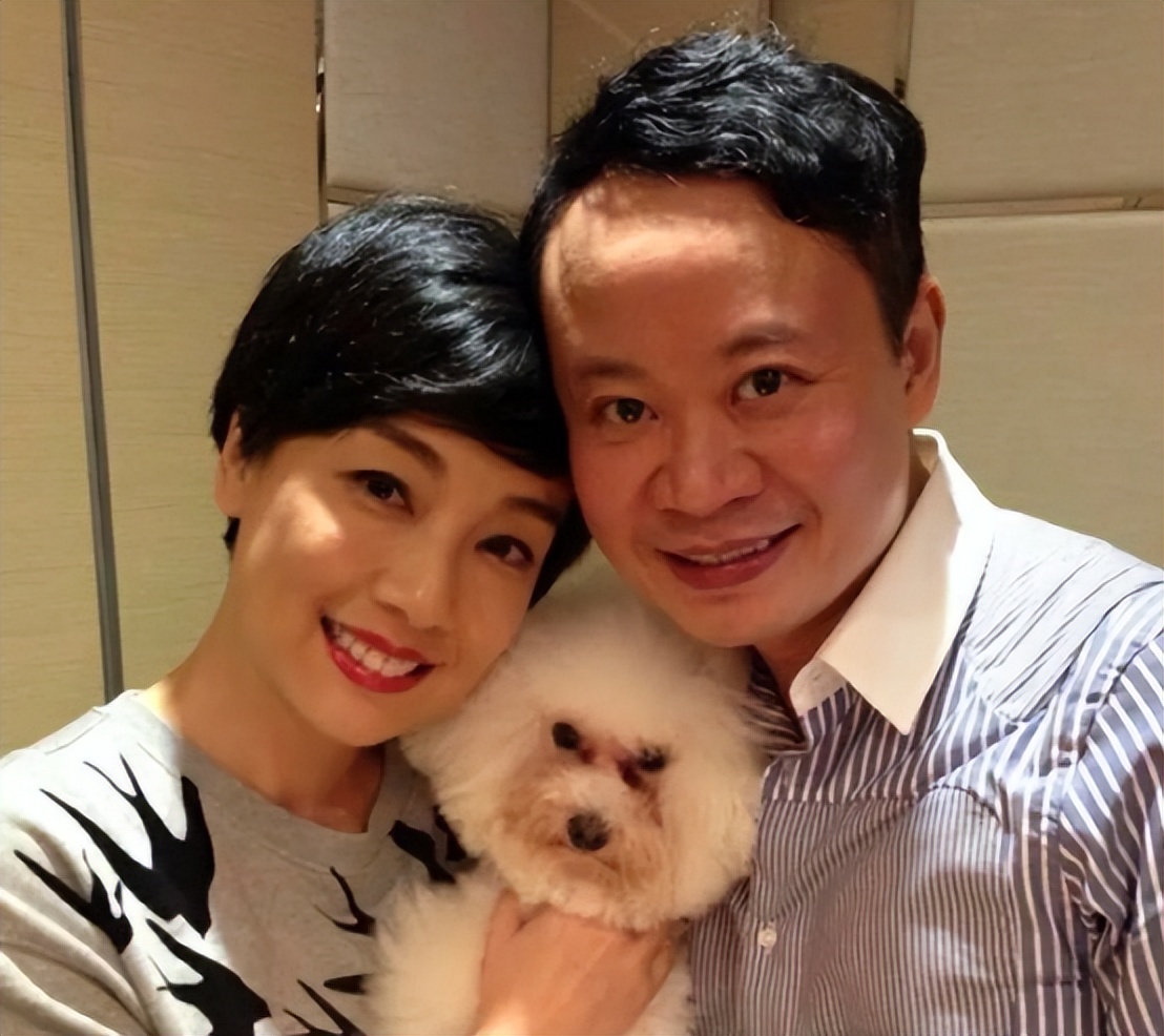 老公当街激吻美女,多年婚姻惨遭背叛,tvb视后的她,背后多心酸_江美仪