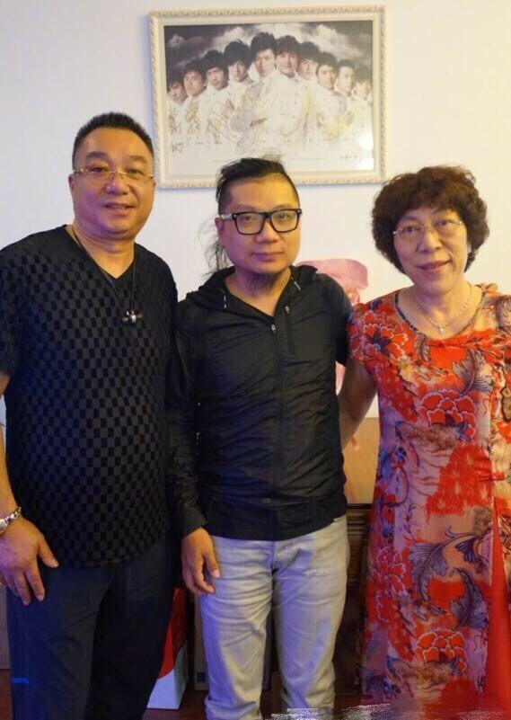 主持人陈晓楠:离开电视"铁饭碗"投身互联网,只讲小人物的故事_节目