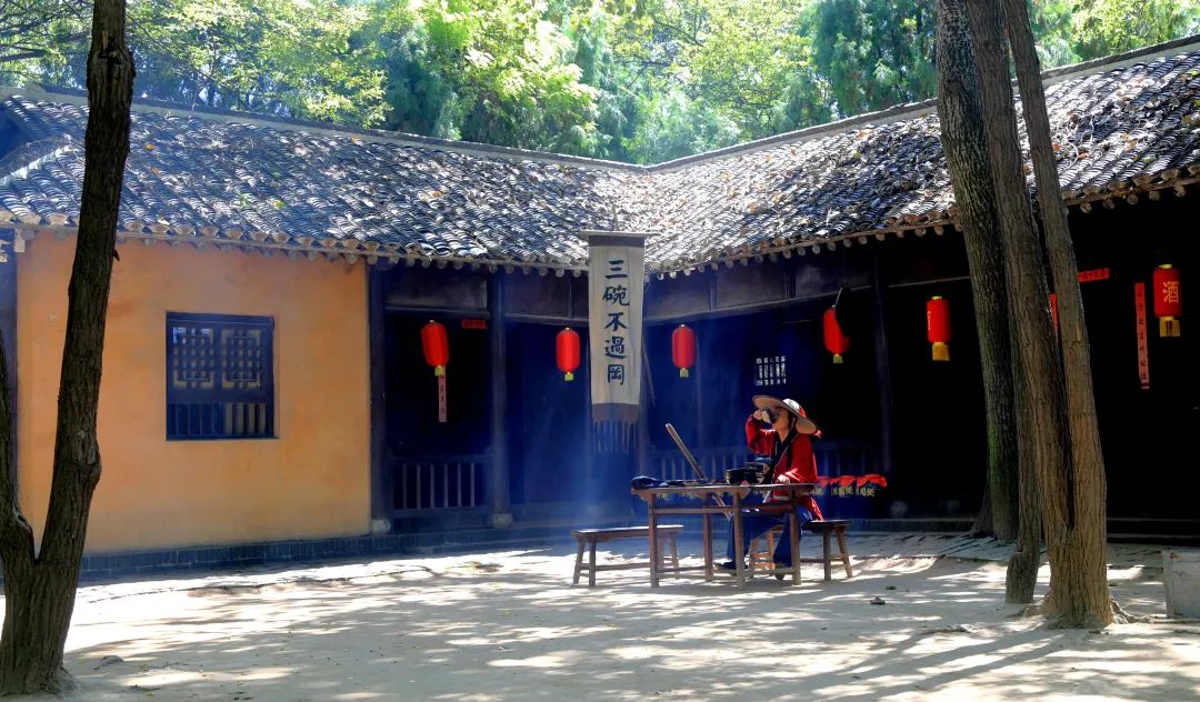 景阳冈,狮子楼景区happy spring festival !