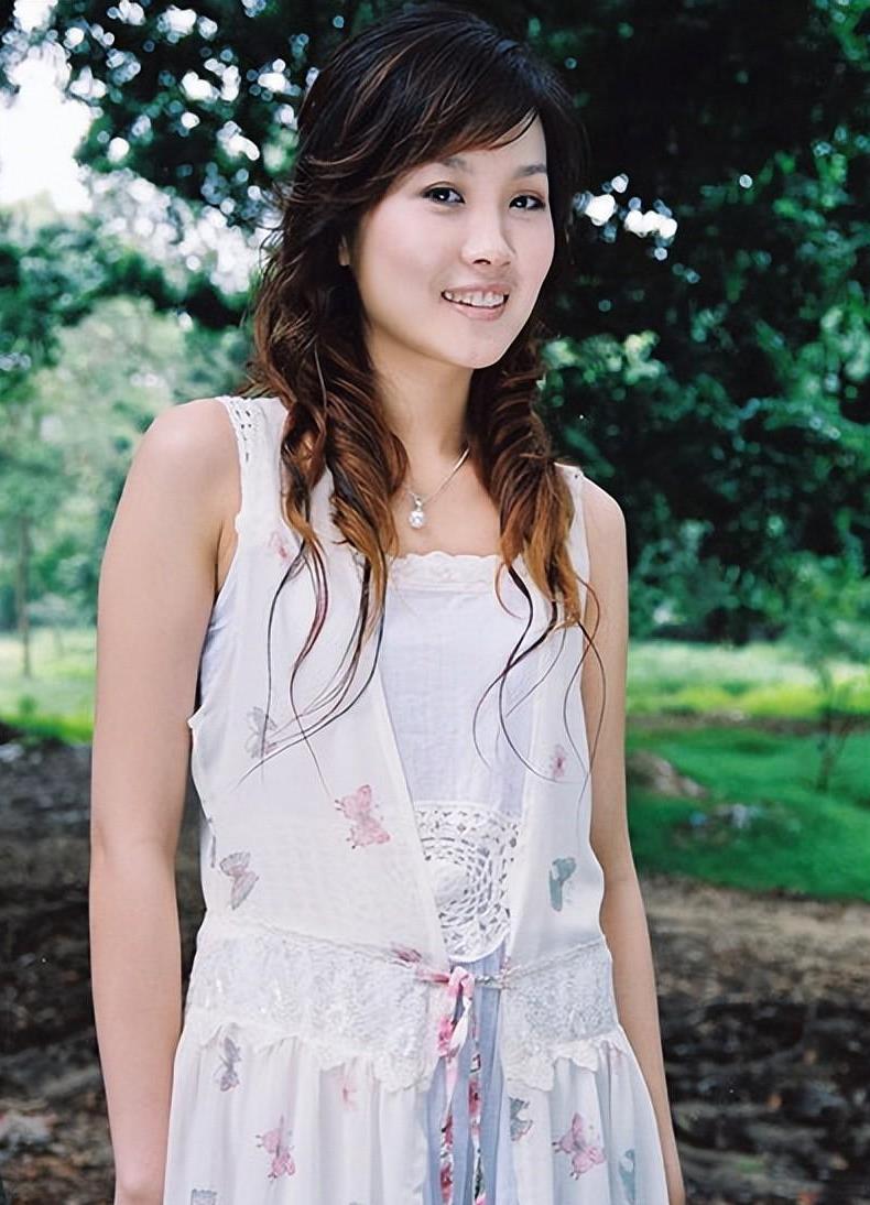 东南卫视美女古晓,从容自信,落落大方,当之无愧的当家花旦_开心_节目