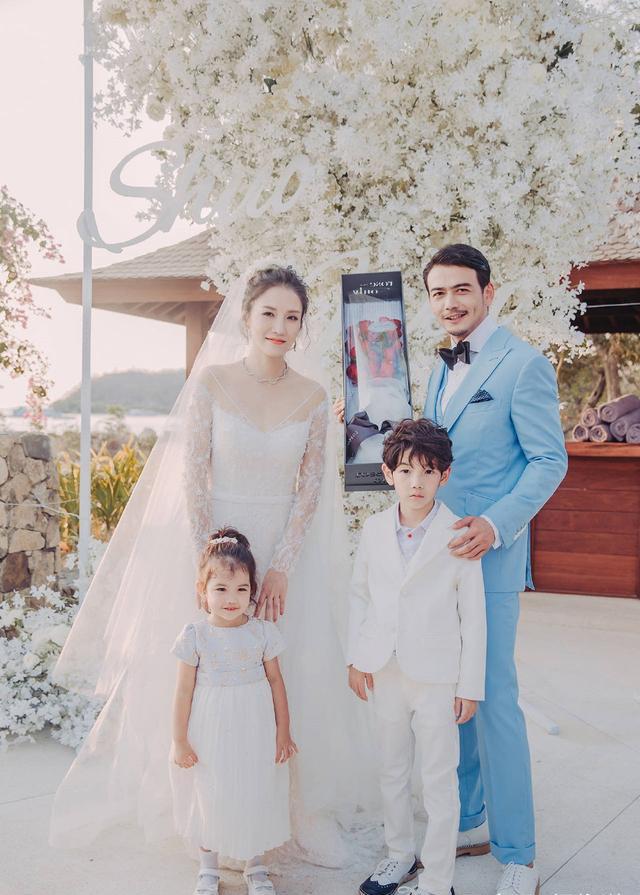 杨烁老婆扔绣球,王凯憋笑,董子健观望,一个比一个冷静_不知道_王黎雯