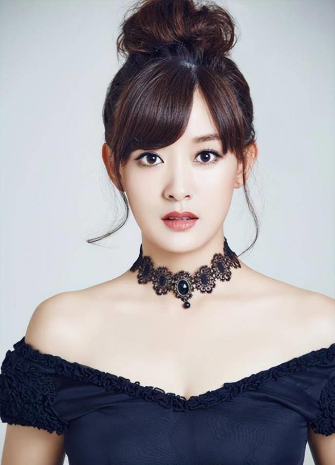 原《向风而行》中的空姐艾嘉,嫁给了《县委大院》中的懒汉?