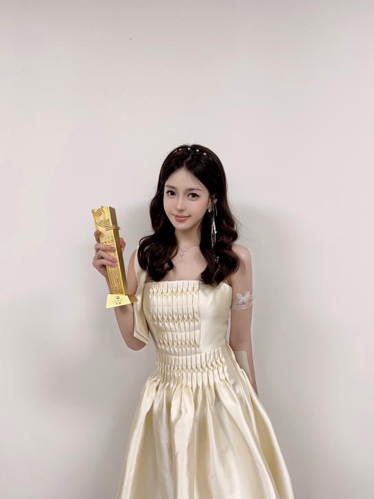 酷狗繁星歌手玥夏树泽斩获年度音乐殊荣,演绎实力歌者的梦想舞台_图片