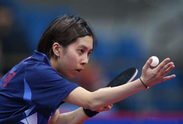 第五盘:陈可1-3陈梦:首局陈梦占据优势,以11-6取胜;第二局陈可取胜